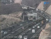 Cortada la A-7 a la altura de Los Gallardos (Almería) tras el choque de dos turismo y un camión, que ha ardido