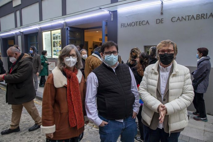 19.00.- Filmoteca Regional De Cantabria (Calle Bonifaz, Santander)La Directora General De Acción Cultural, Gema Agudo, Y La Directora General De Igualdad Y Mujer, Consuelo Gutiérrez, Asisten A La Presentación Del Cortometraje De Richard Zubelzu Desmontan