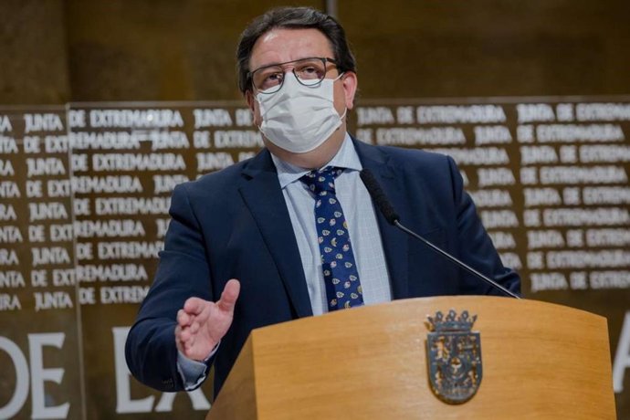 El consejero de Sanidad, José María Vergeles, en rueda d eprensa