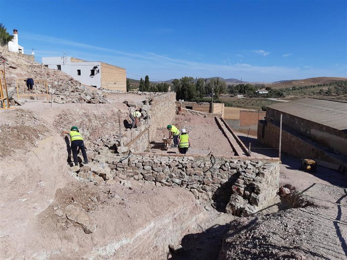 Archivo - Málaga.- Coronavirus.- Diputación agiliza los trámites para abonar a ayuntamientos 8,1 millones por obras de PFEA 