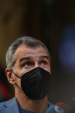 El hasta ahora portavoz de Ciudadanos en las Cortes Valencianas y coordinador autonómico del partido en esa comunidad, Toni Cantó, en las Cortes, cuando anunció su retirada de la política