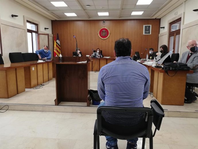 El acusado por abusar sexualmente de su sobrina en Palma.