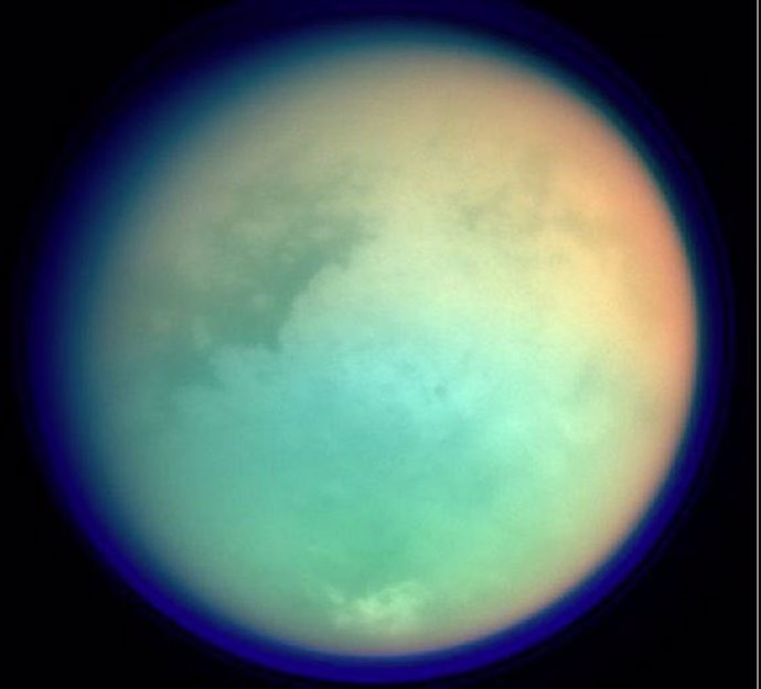 Imagen de Titán obtenida en infrarrojo por la misión Cassini/Huygens