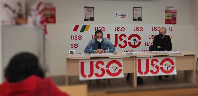 El secretario de Acción Sindical de USO, Jesús Fernández, y Alejandro Vesga, de la Federación de Enseñanza
