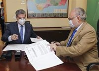 El SAS firma un convenio para fomentar la participación de enfermeros jubilados en la vacunación contra el Covid-19