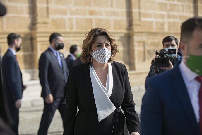 La secretaria general del PSOE- A, Susana Díaz (c), durante el acto con motivo del Día de Andalucía