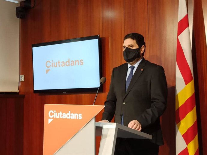 Archivo - El portavoz de Cs en el Ayuntamiento de Barcelona, Paco Sierra, en una foto de archivo.