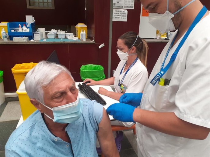 Vacunación al colectivo de 60-65 años en Canarias