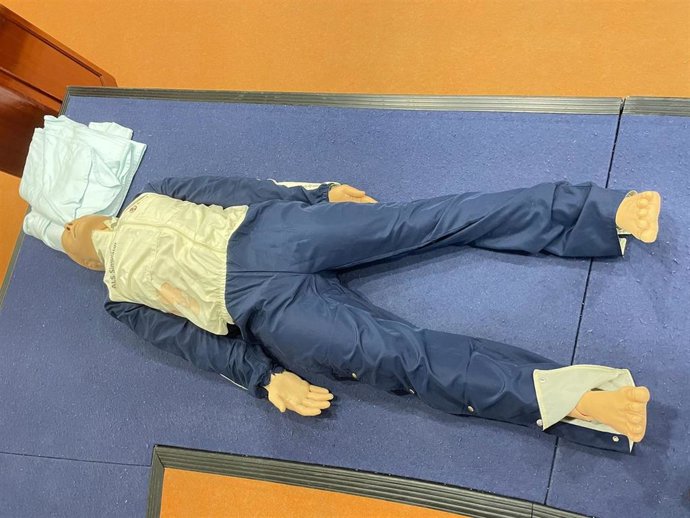 Área Sanitaria Norte de Málaga enseña en un taller a policías nacionales las intervenciones básicas ante heridas graves