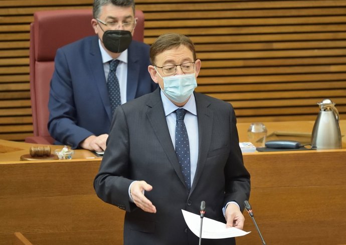 Ximo Puig en el ple de control de les Corts