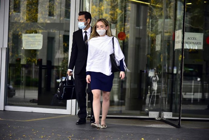 Archivo - La esposa de Josep Maria Mainat, Angela Dobrowolski, llega al juzgado en Barcelona, en la Ciutat de la Justícia de Barcelona, Catalunya (España) a 25 de octubre de 2020.