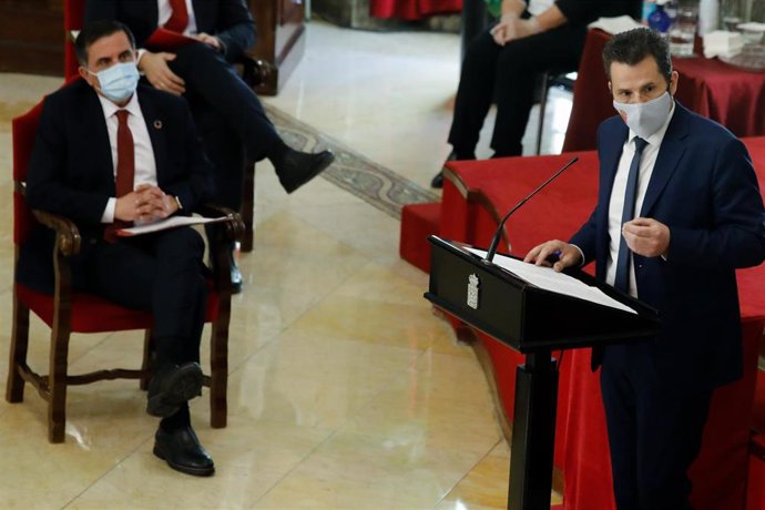 MOCIÓN DE CENSURA EN EL AYUNTAMIENTO DE MURCIA. EL ACTUAL TENIENTE ALCALDE MARIO GOMEZ DE CIUDADANOS ANTE JOSE ANTONIO SERRANO, CANDIDATO DEL PSOE