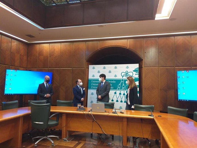 Fotos Y Audios Consejero Ciencia Reunión Rector Universidad Oviedo