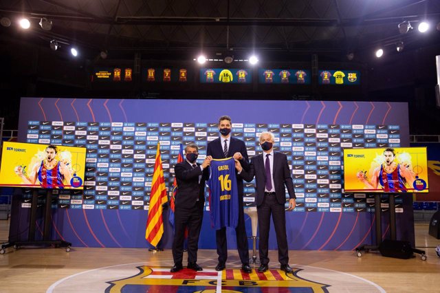 Presentación de Pau Gasol como nuevo jugador del FC Barcelona, en el Palau Blaugrana