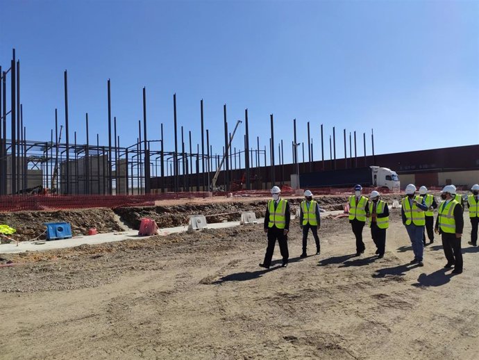 Visita del alcalde de Salamanca a las obras de la nueva sede de Grupo Andrés en el Centro de Transportes