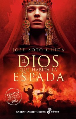 Cubierta de 'El dios que habita la espada' de José Soto Chica