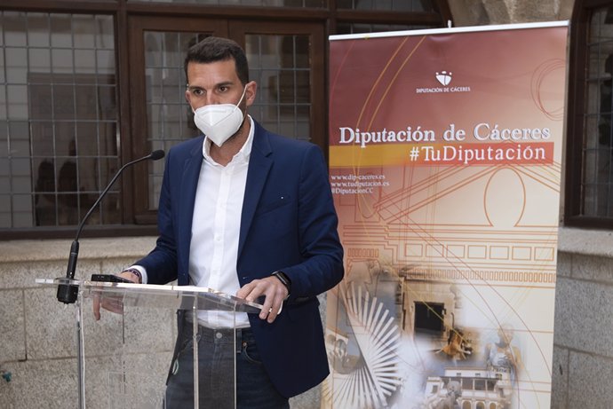 El portavoz de la Diputación de Cáceres, Álvaro Sánchez Cotrina, ha anunciado en una rueda de prensa que la institución destinará 400.000 euros en ayudas al sector taurino por las pérdidas al no celebrar festejos