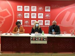 La secretaria general de UGT-A, Carmen Castilla, junto con el secretario provincial del sindicato, Ramón Sánchez, y la candidata en Málaga Soledad Ruiz.