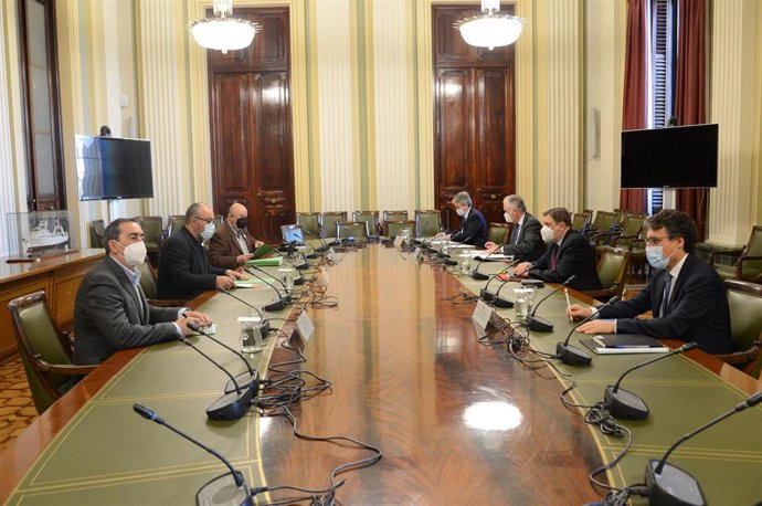 Reunión de Unión de Uniones con el ministro de Agricultura, Luis Planas