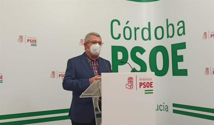 El parlamentario andaluz del PSOE por Córdoba Jesús María Ruiz, en la sede de su partido.