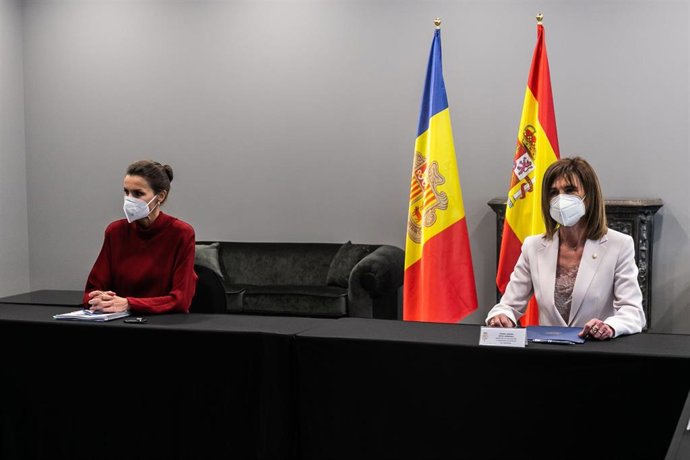 La Reina Letizia junto a la Ministra de Educación de Andorra, Ester Vilarrubia
