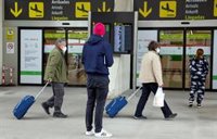 Cvirus.- La Eurocámara prevé votar el certificado para turistas inmunizados en junio al tramitarlo de urgencia