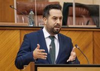 El Parlamento aprueba exigir la dimisión o cese de cargos públicos que vulneren el protocolo de vacunación