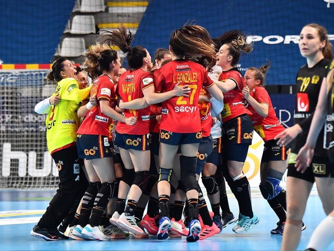 Las Guerreras sacan un empate muy valioso ante Suecia