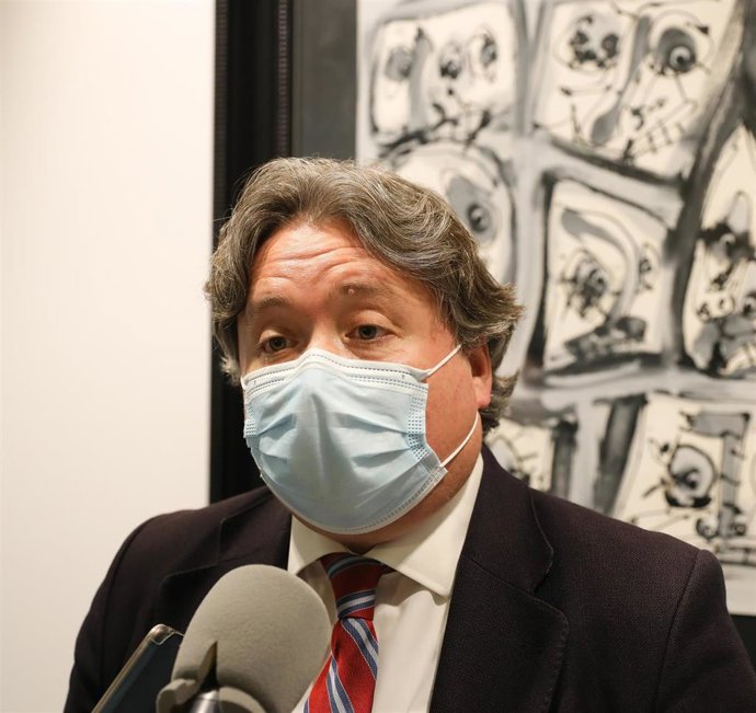 Archivo - El portavoz de Justicia del PP, Luis Santamaría