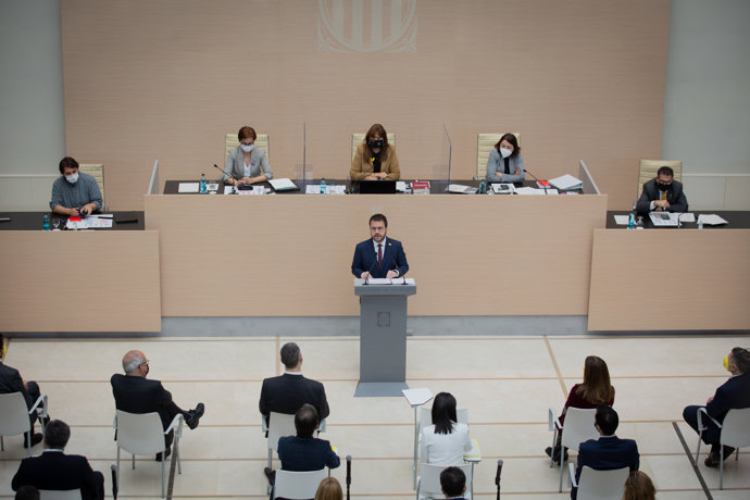 El candidato de ERC, Pere Aragons, durante el pleno de investidura.
