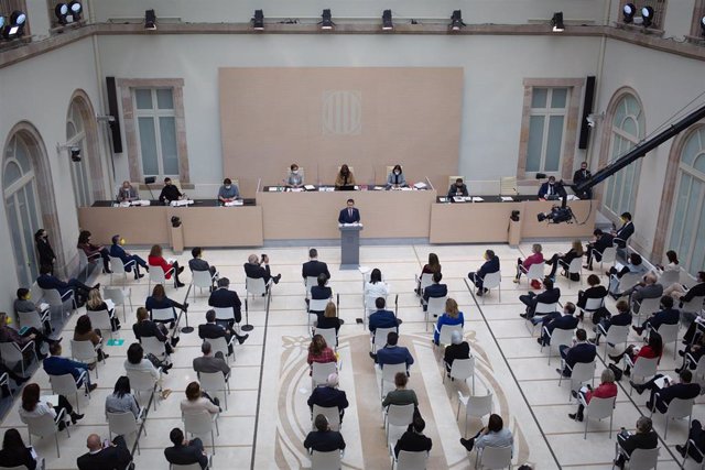 El candidato de ERC a la Presidencia de la Generalitat y vicepresidente del Govern en funciones, Pere Aragonès, en el pleno de investidura en el Parlament