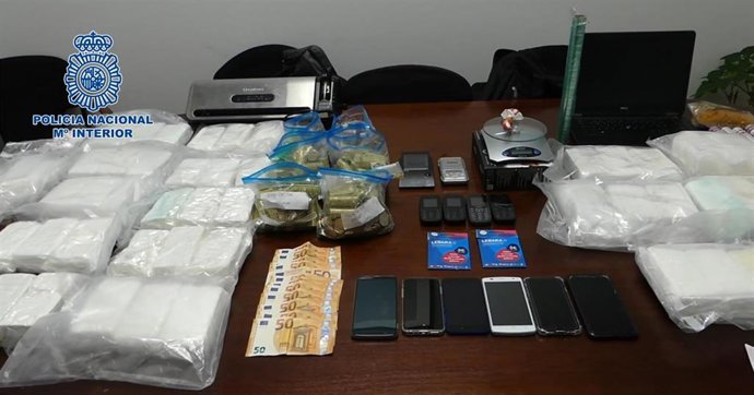 En prisión un hombre que arrojó por la ventana 20 kilos de cocaína desde un piso de Hortaleza