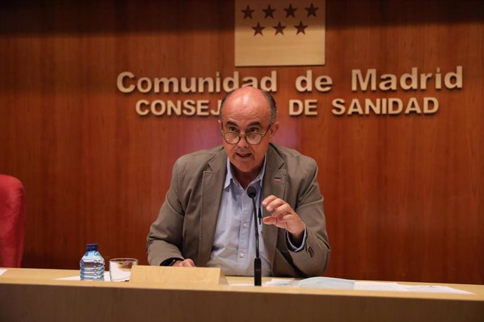 El viceconsejero de Salud Pública y Plan COVID-19 de la Comunidad de Madrid, Antonio Zapatero durante una rueda de prensa convocada ante los medios, en Madrid, (España), a 26 de marzo de 2021. 