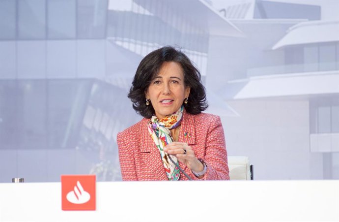 La presidenta de Banco Santander, Ana Botín, durante la junta general de accionistas de 2021.
