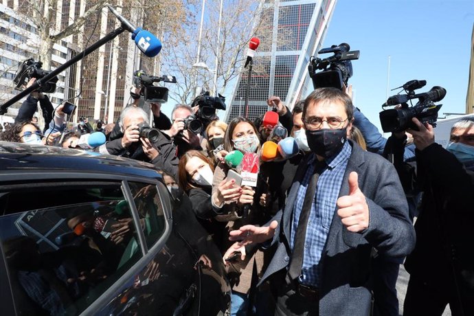 El cofundador de Podemos Juan Carlos Monedero en los Juzgados de Plaza de Castilla tras declarar como investigado en el caso 'Neurona'.