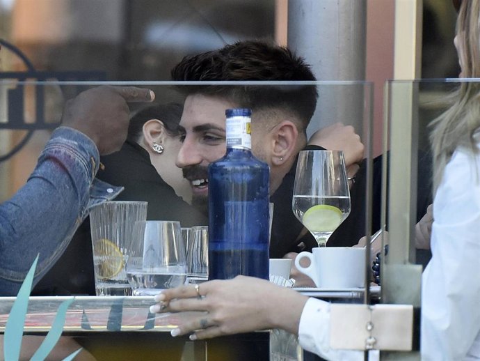 Isaac y Bela, muy cómplices sin esconderse