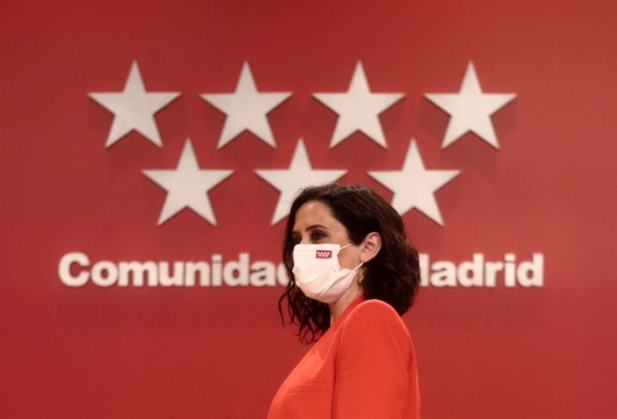 La presidenta de la Comunidad de Madrid, Isabel Díaz Ayuso, a su llegada a una rueda de prensa  en la Real Casa de Correos, en Madrid (España), a 15 de marzo de 2021.