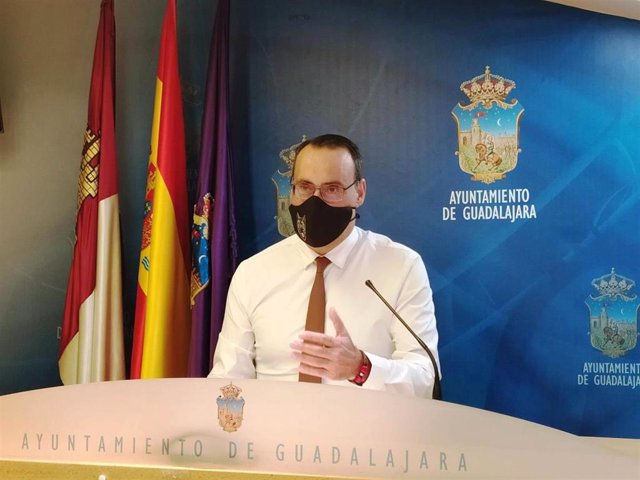 El portavoz de Vox en el Ayuntamiento de Guadajara, Antonio de Miguel,