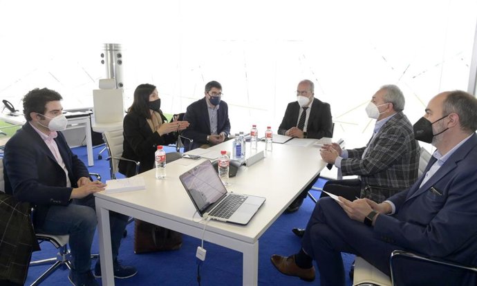 Reunión de la alcaldesa con el cluster