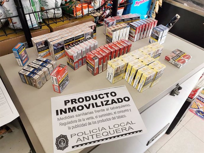 Cajetillas de tabaco inmovilizadas por la Policía Local en Antequera