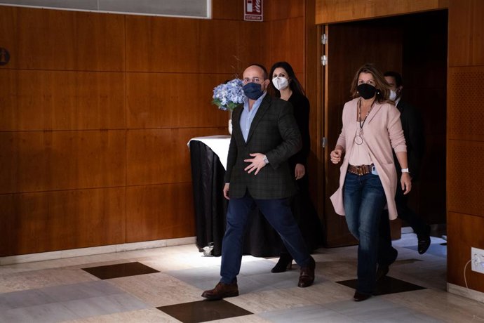 Archivo - Arxiu - El president del PP catal, Alejandro Fernández, arriba a una roda de premsa.