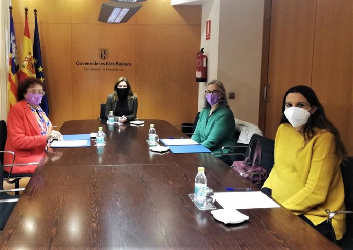 IBDona y Casal Petit firman un convenio para acoger a mujeres víctimas de la trata y la prostitución.