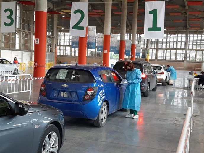 Punto de vacunación en Ifeca en Jerez