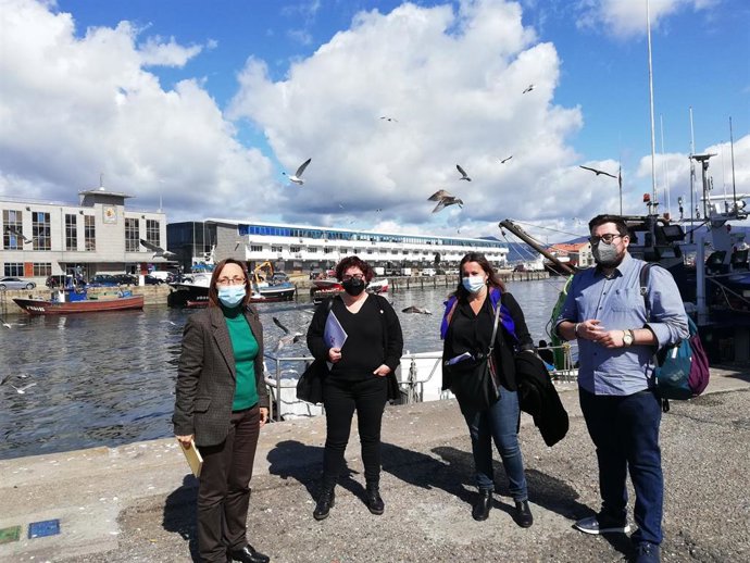 Rosana Pérez, Carmela González, Ana Miranda y Xabier Pérez Igrexas, del BNG, en un acto contra la regulación europea de control de la pesca