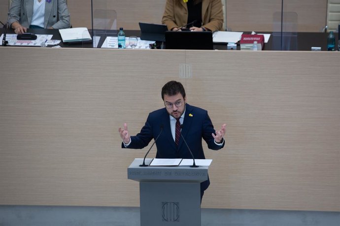 El candidat d'ERC a la Presidncia de la Generalitat i vicepresident del Govern en funcions, Pere Aragons, en el ple d'investidura en el Parlament