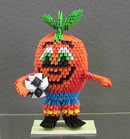 EMOZ lanza un concurso para adivnnnanr el número de papeles de un modelo de Naranjito, la mascota del Mundial de Fútbol celebrado en España en 1982