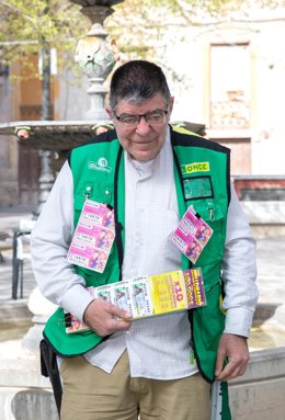 El vendedor de la ONCE Pedro José Reverte
