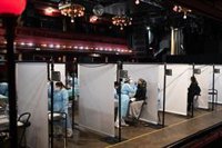 Els 5.000 assistents al concert de Love of Lesbian es fan un test d'antígens a Barcelona