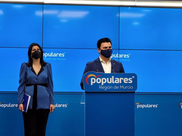 José Miguel Luengo y Miriam Guardiola se estrenan como secretario general y portavoz regional del PP murciano respectivamente