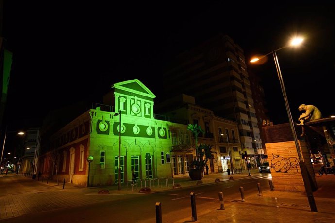Archivo - Almería se tiñe de verde